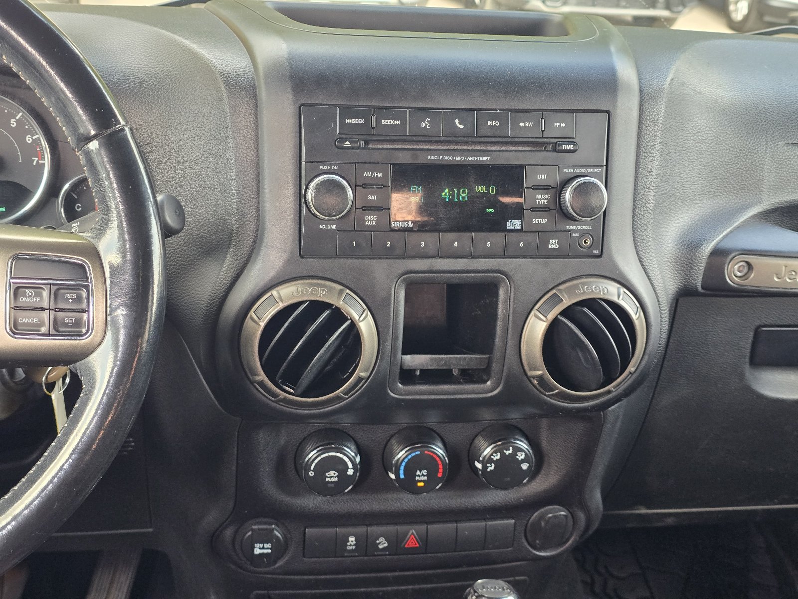 Used 2018 Jeep Wrangler Unlimited Sport AWD/4WD image 17