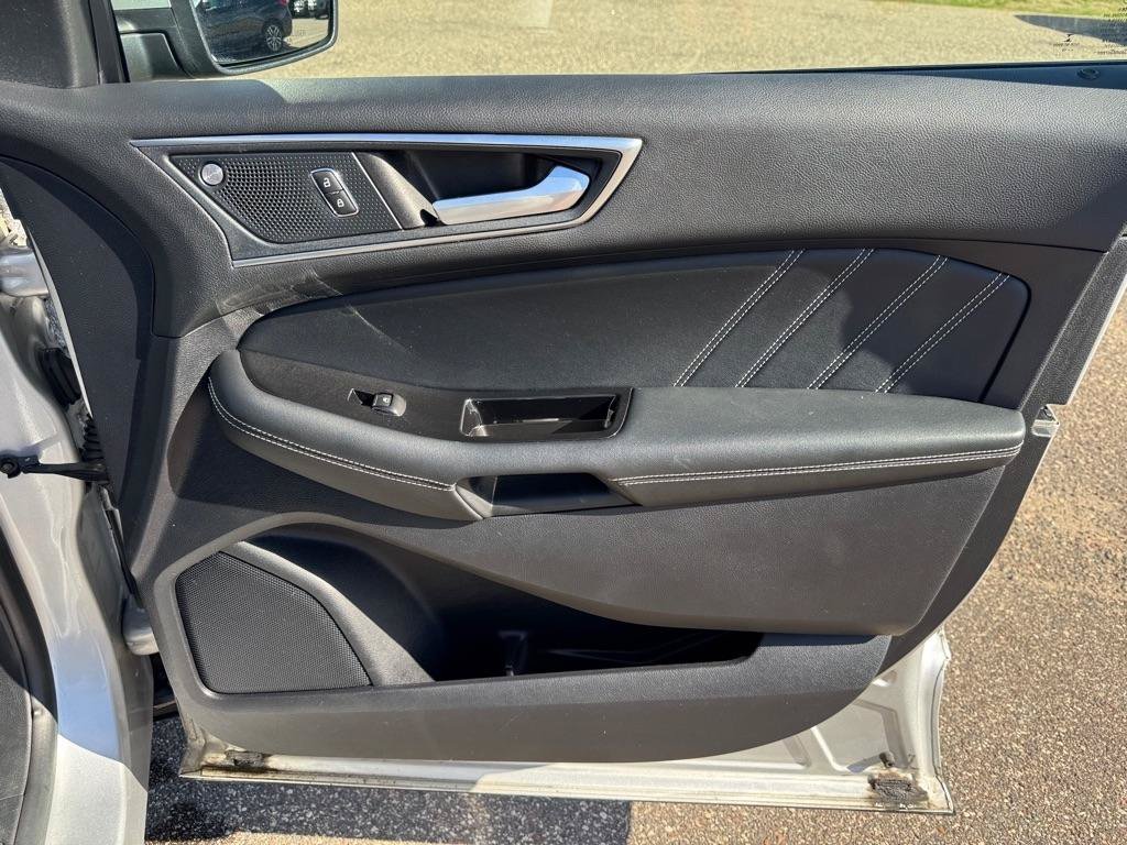 Used 2019 Ford Edge ST w/ Convenience Package AWD/4WD image 31