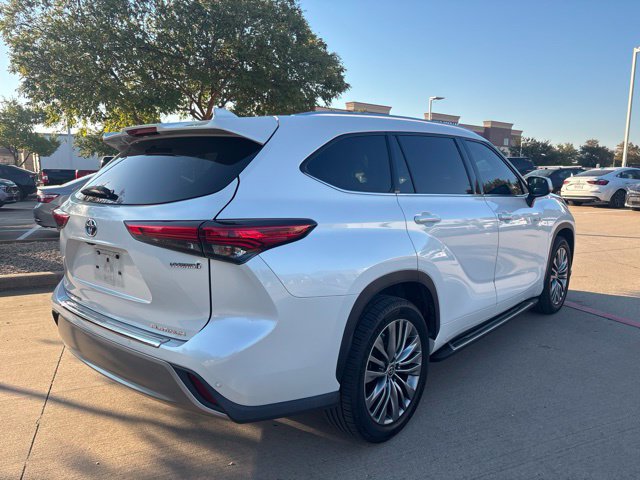 Used 2020 Toyota Highlander Platinum FWD image 5