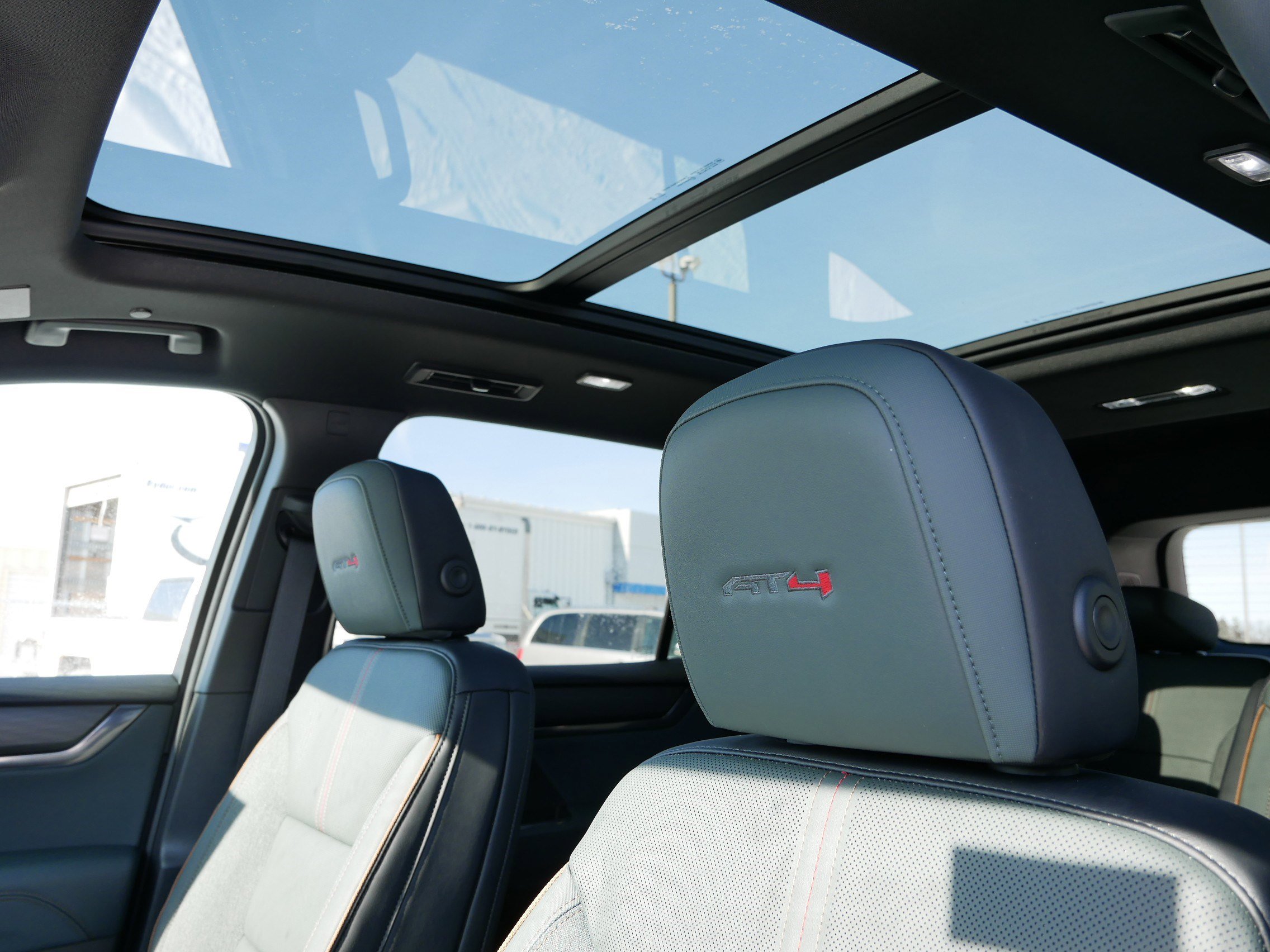 New 2026 GMC Acadia AT4 w/ Luxury Package image 18