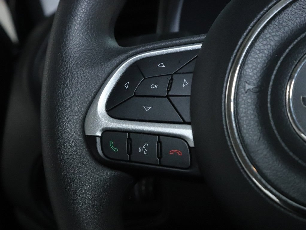 Used 2023 Jeep Renegade Latitude AWD/4WD image 19