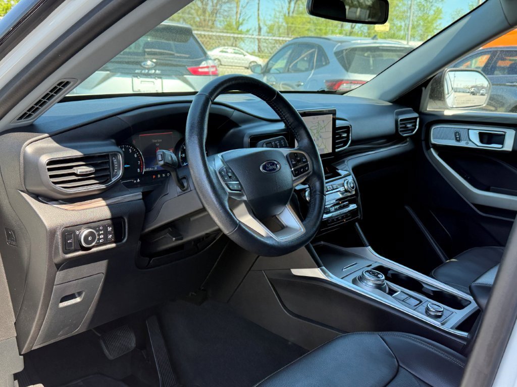 Certified 2023 Ford Explorer Limited AWD/4WD image 12