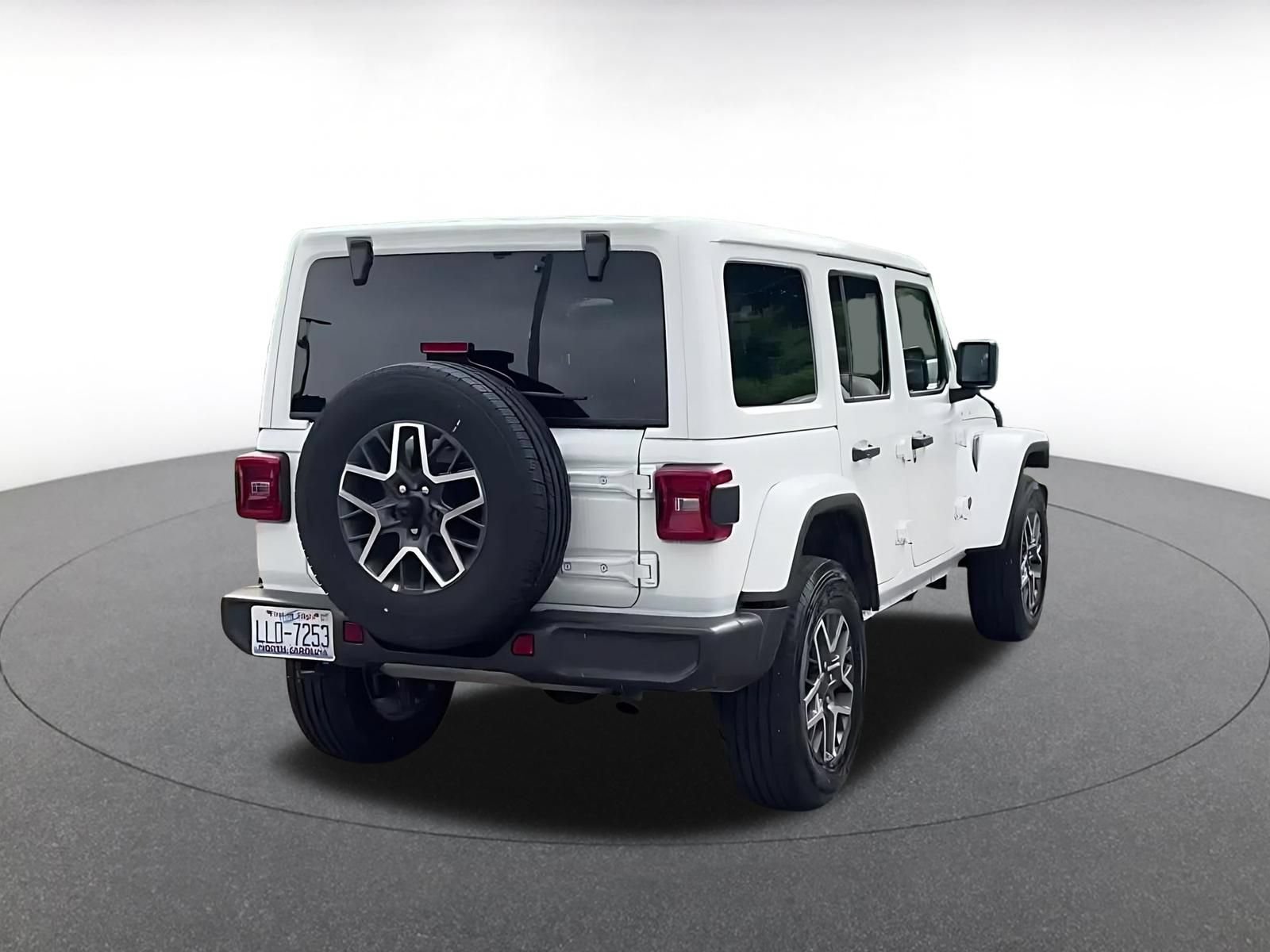 Used 2025 Jeep Wrangler Unlimited Sahara AWD/4WD image 14