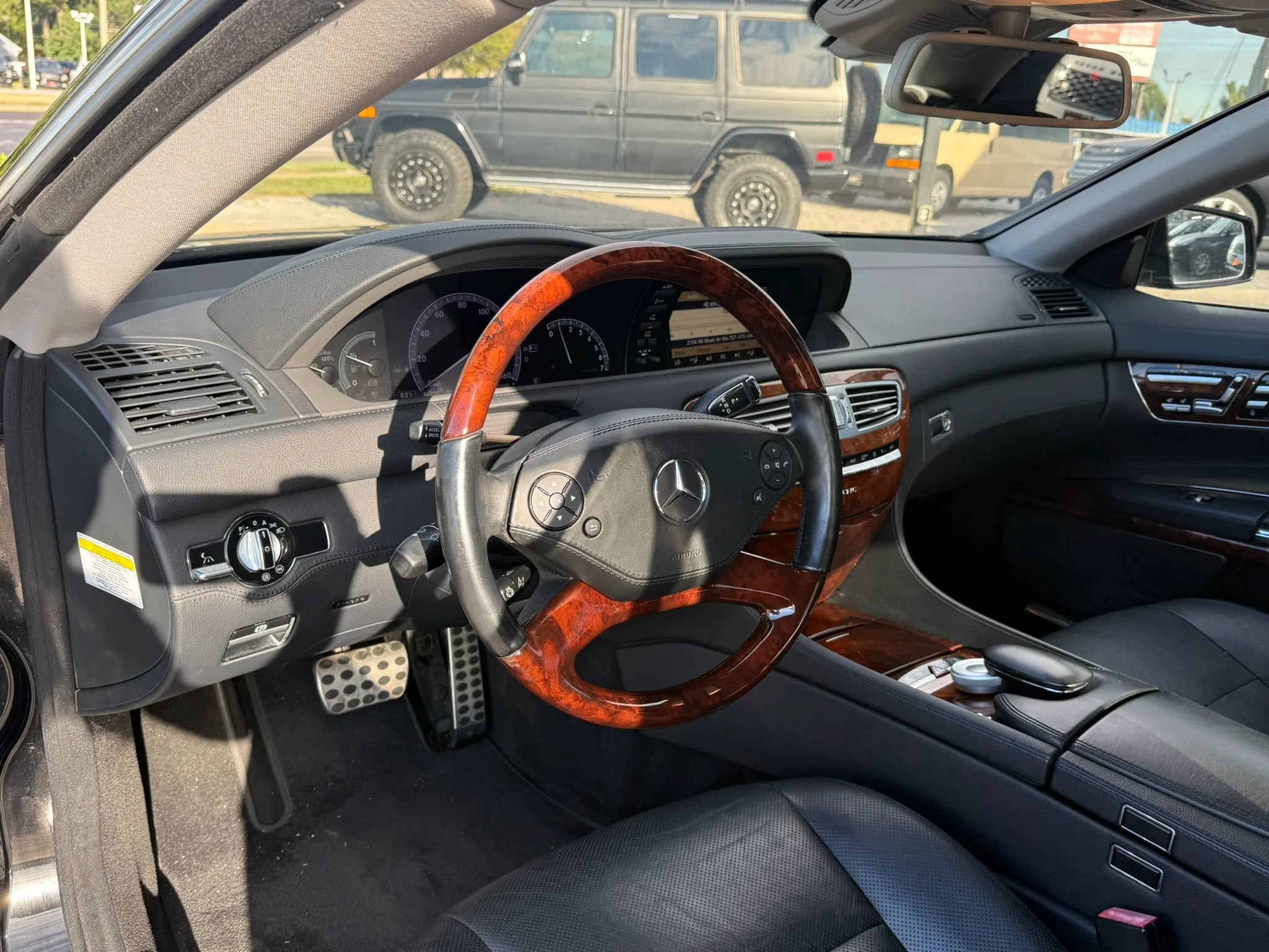 Used 2013 Mercedes-Benz CL 550 4MATIC w/ Sport Pkg image 9