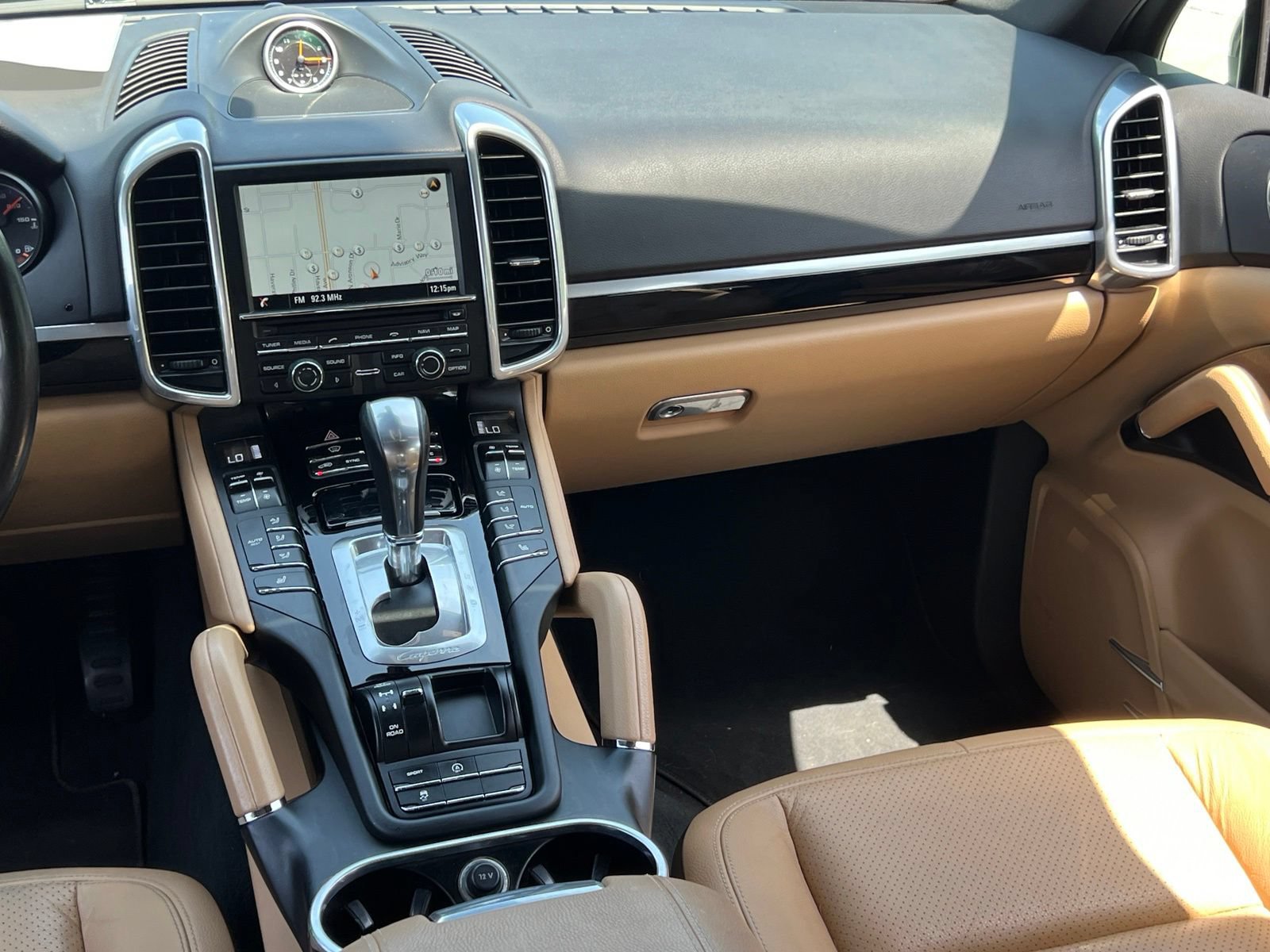 Used 2016 Porsche Cayenne AWD/4WD image 28