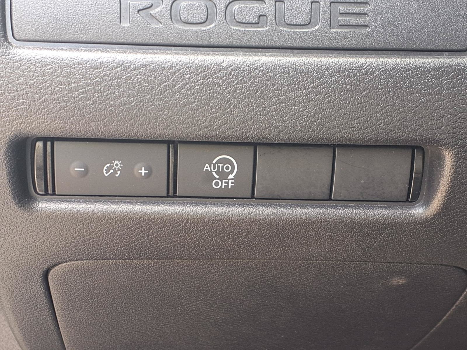 Used 2024 Nissan Rogue S AWD/4WD image 6