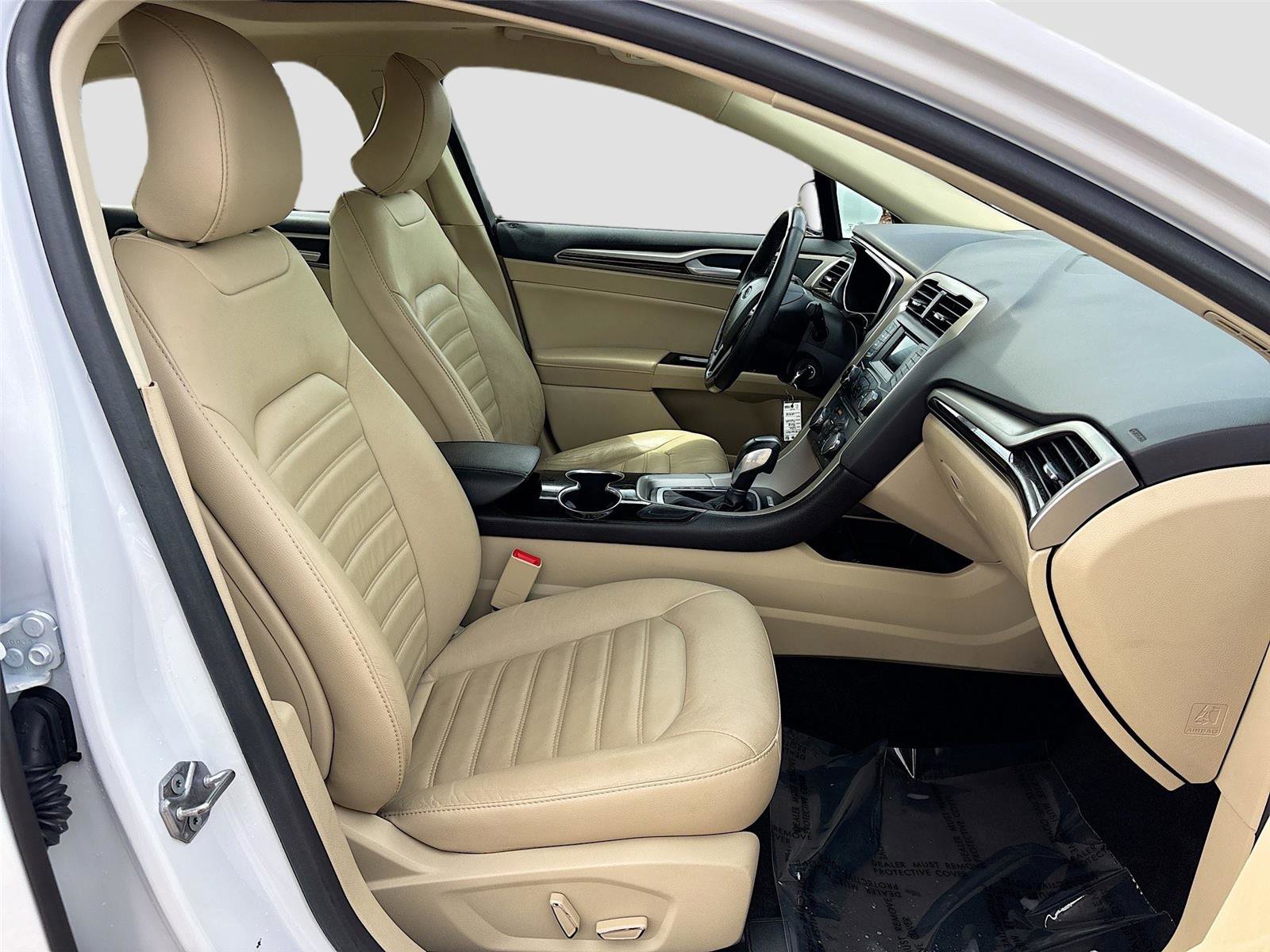 Used 2015 Ford Fusion SE w/ Equipment Group 502A image 28