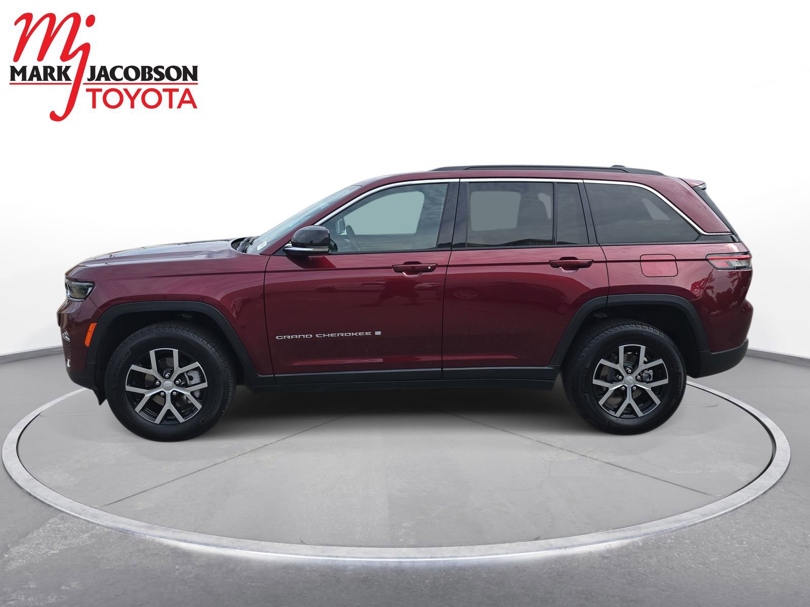 Used 2025 Jeep Grand Cherokee Limited RWD image 8