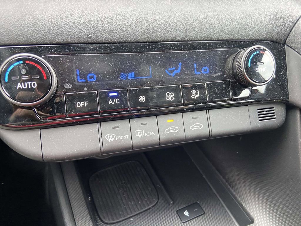 Used 2025 Hyundai Elantra Sport image 22
