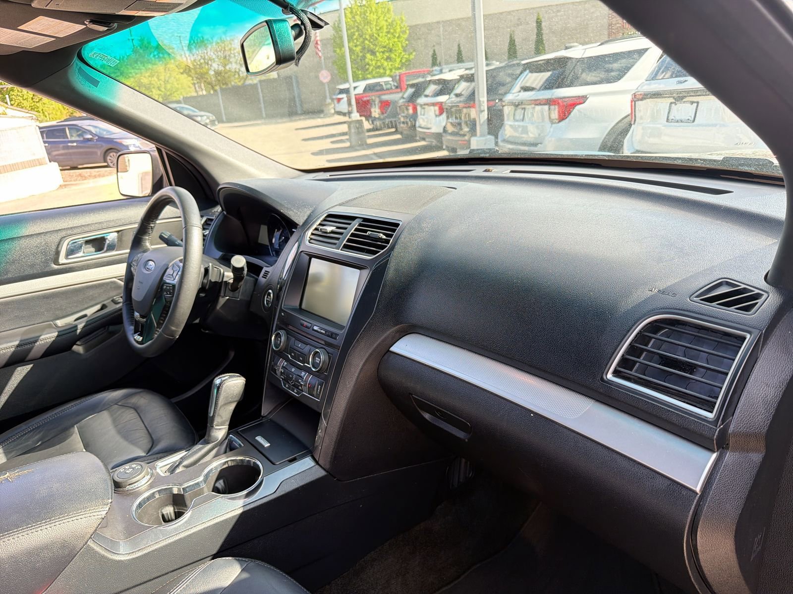 Used 2016 Ford Explorer XLT w/ Equipment Group 202A AWD/4WD image 20
