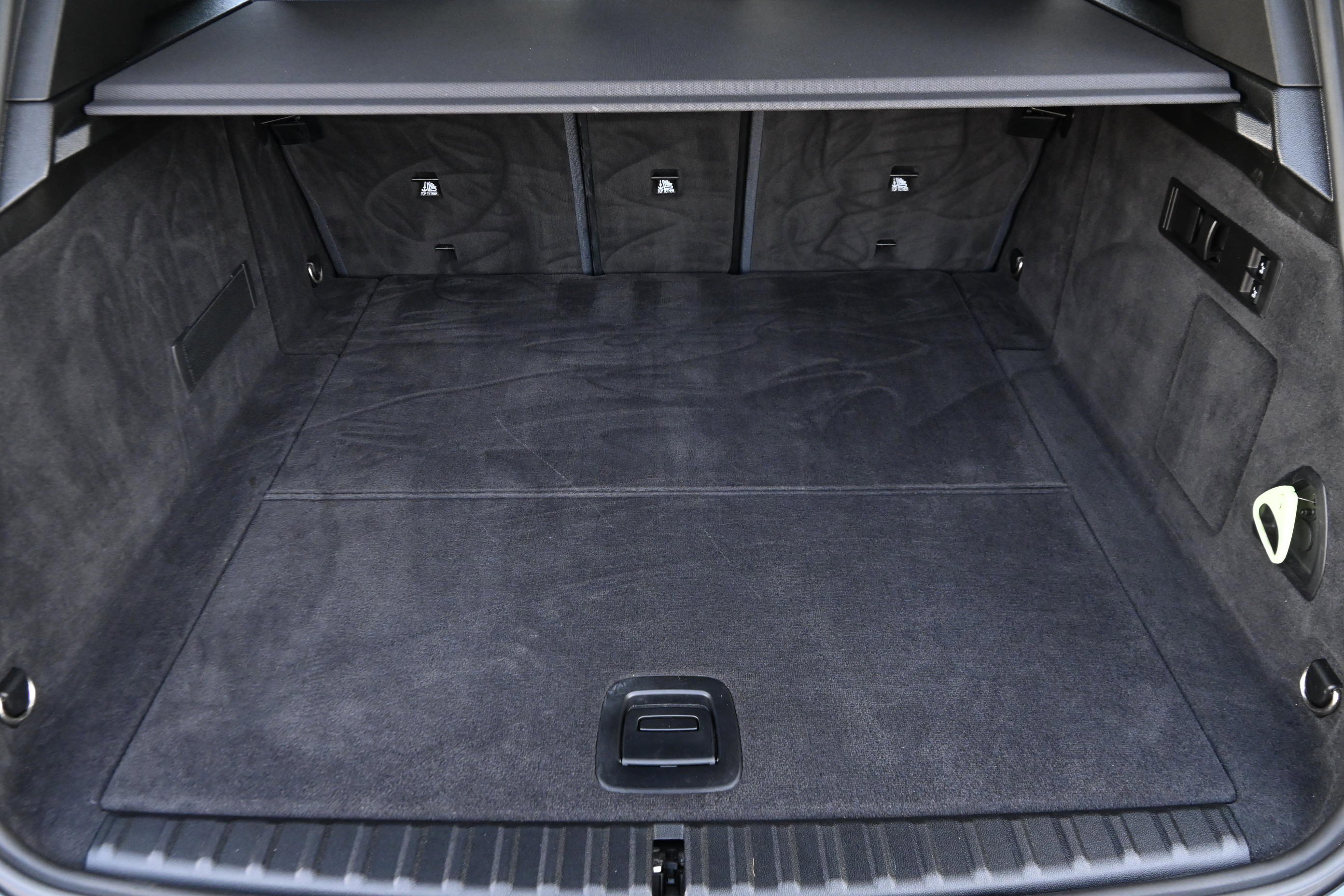 Certified 2024 BMW iX xDrive50 w/ Premium Package image 26