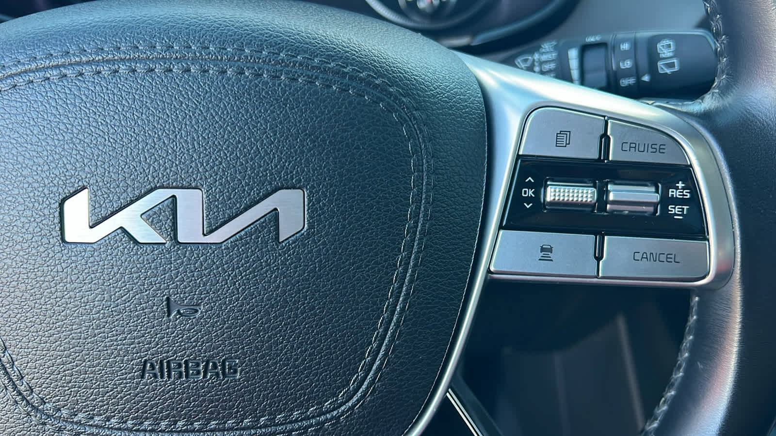 Used 2022 Kia Telluride LX image 20