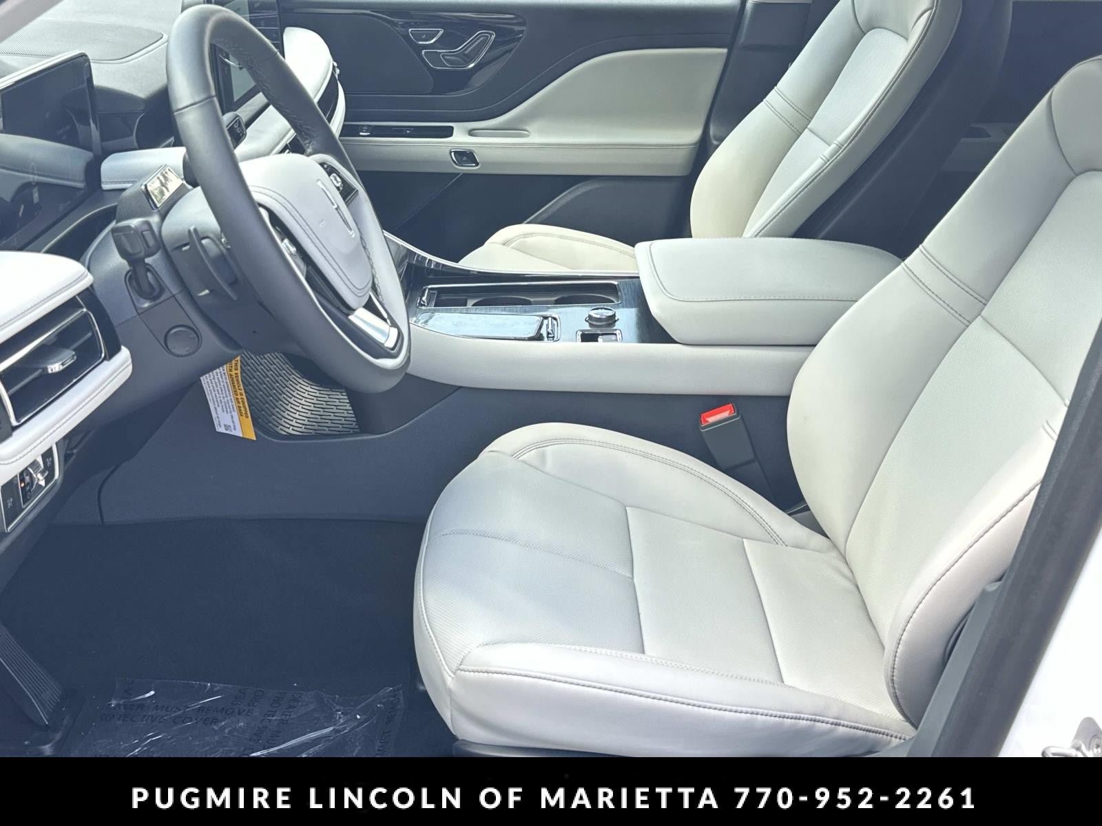 New 2026 Lincoln Aviator 2WD w/ Jet Appearance Package image 9
