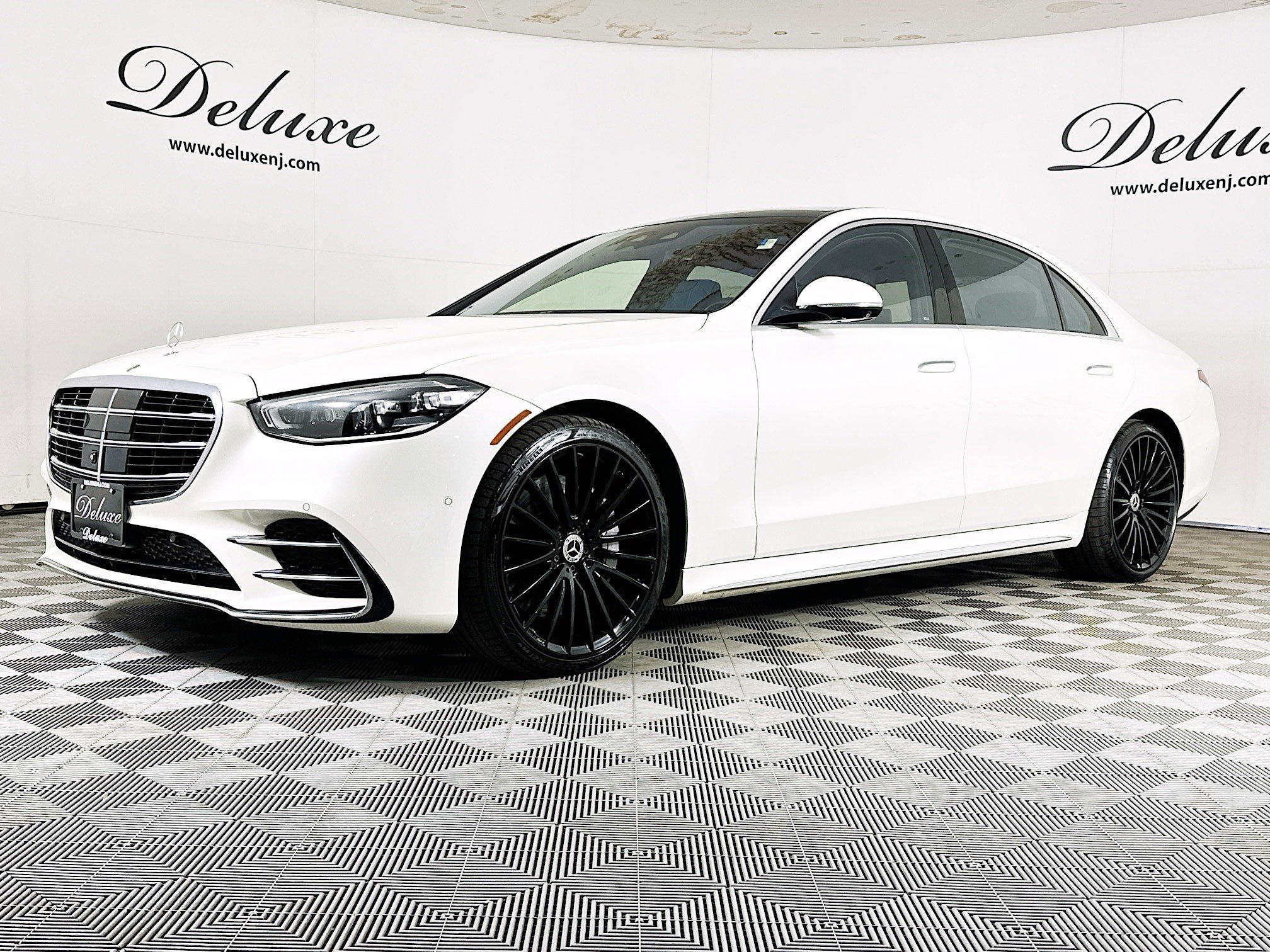 Used 2023 Mercedes-Benz S 580 4MATIC Sedan image 3
