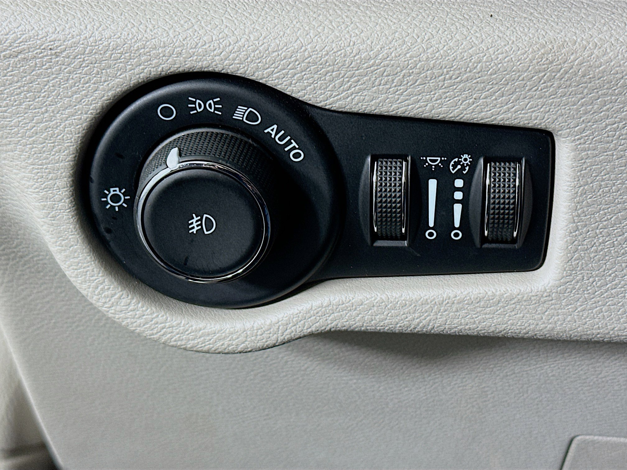 Used 2022 Chrysler Pacifica Touring-L image 17