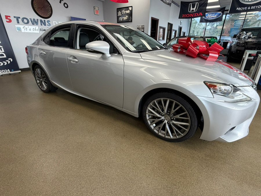 Used 2015 Lexus IS 250 w/ Premium Package RWD image 4