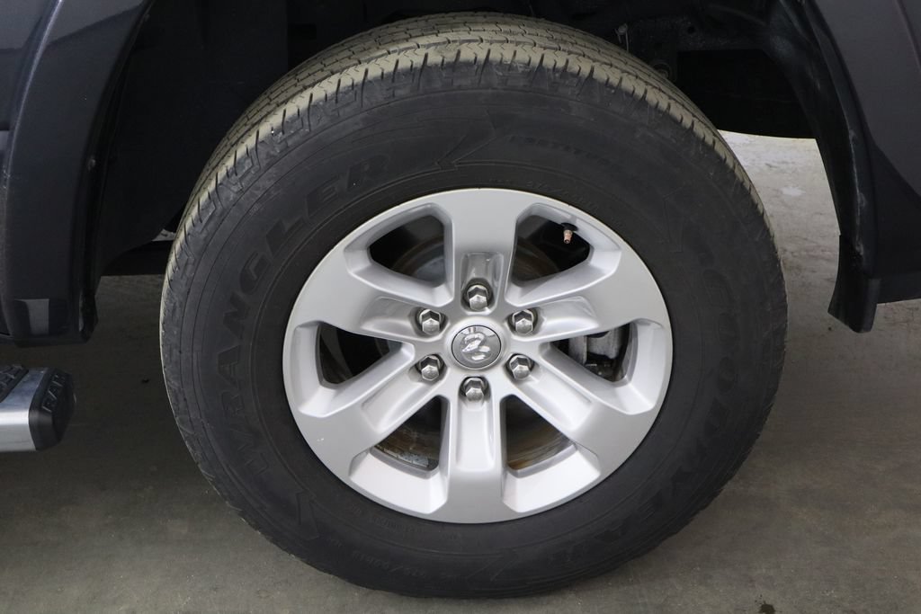 Used 2019 RAM 1500 Laramie AWD/4WD image 34