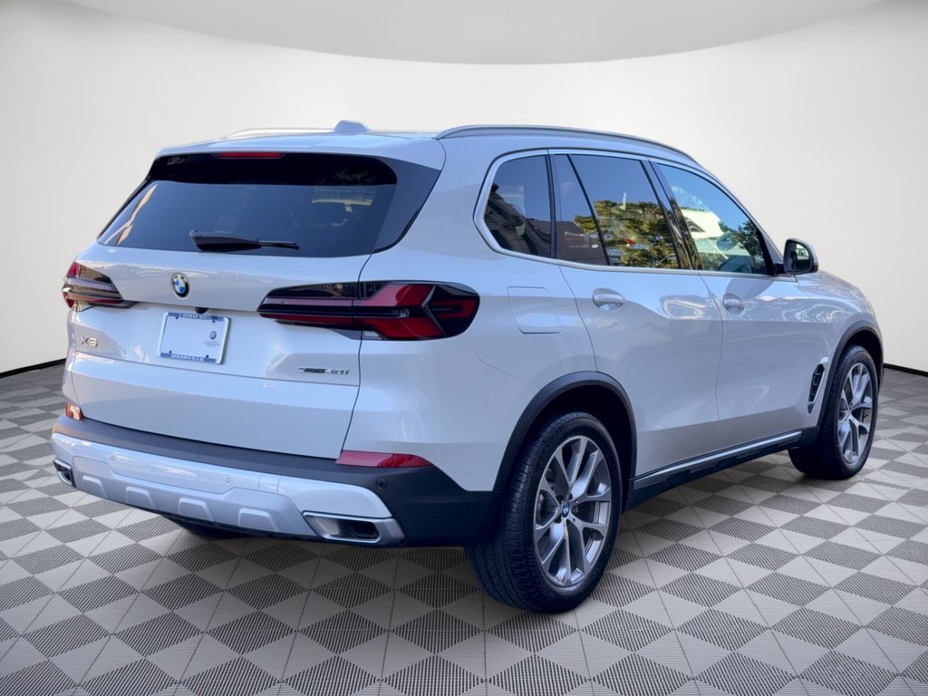 Used 2026 BMW X5 sDrive40i w/ Premium Package RWD image 9
