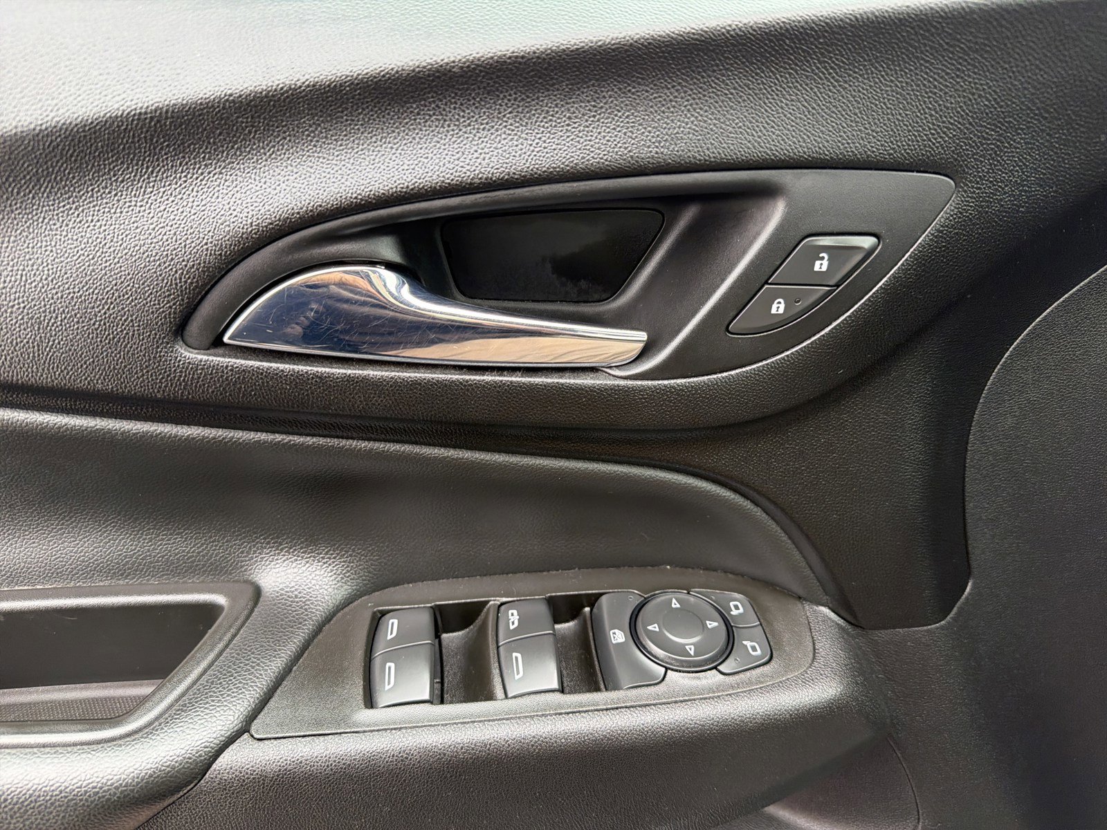 Used 2021 Chevrolet Equinox LT AWD/4WD image 19