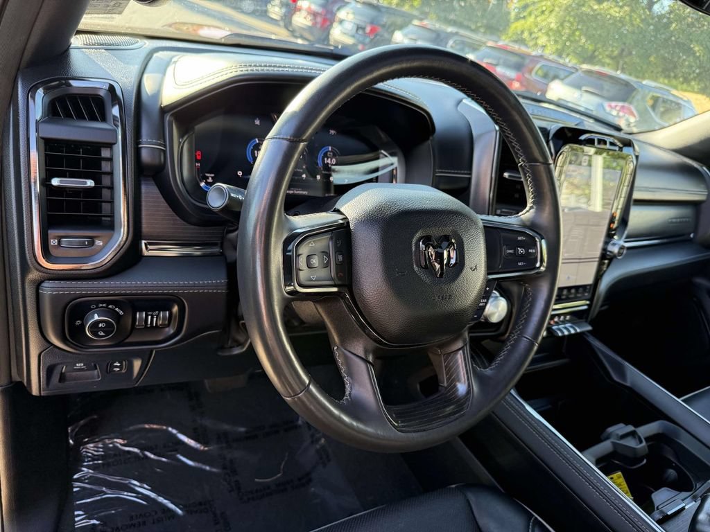 Used 2024 RAM 1500 Limited AWD/4WD image 2