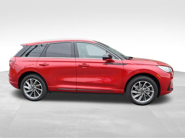 Used 2024 Lincoln Corsair Grand Touring image 2
