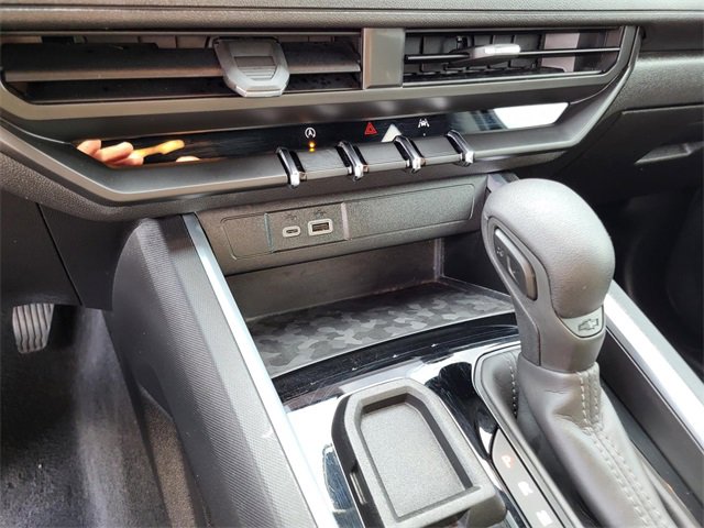 Used 2025 Chevrolet Colorado W/T image 11