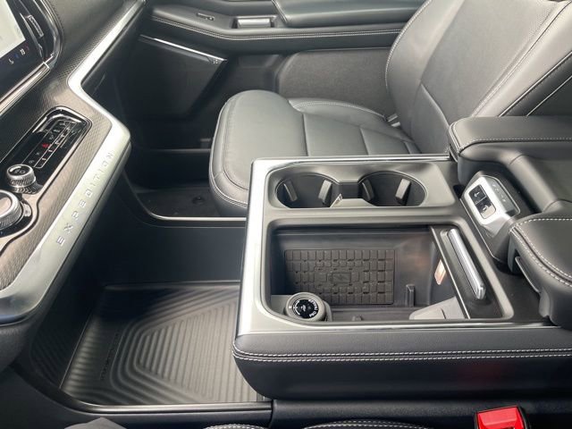 New 2025 Ford Expedition Max Platinum w/ Stealth Performance Package image 90