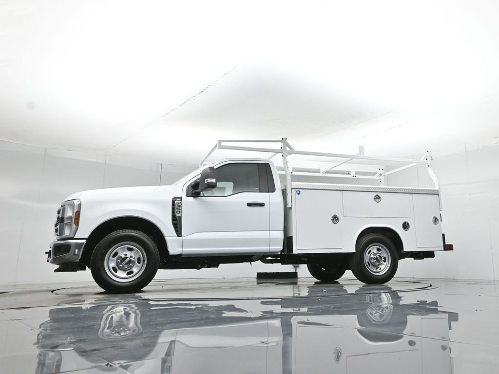 New 2026 Ford F350 XL w/ XL Chrome Package RWD image 7