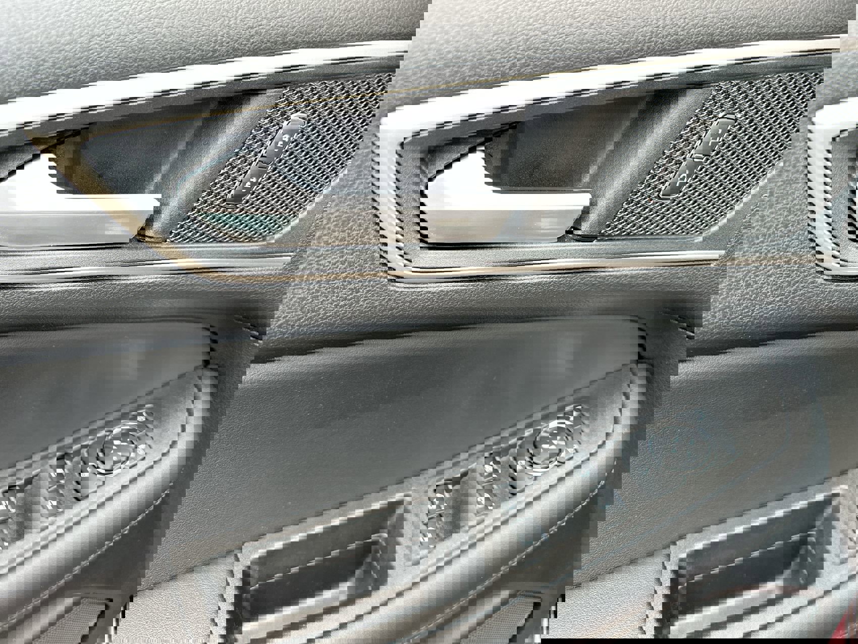 Used 2024 Ford Edge SEL image 13