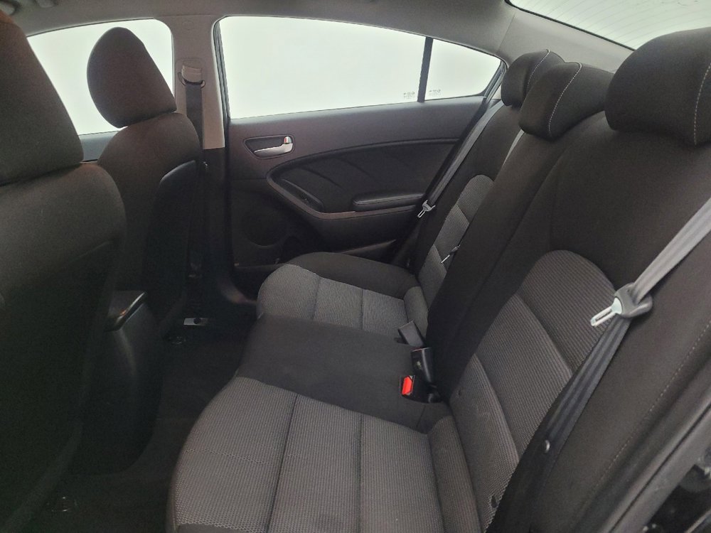 Used 2017 Kia Forte LX image 18