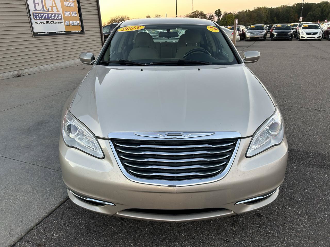 Used 2013 Chrysler 200 Touring FWD image 2