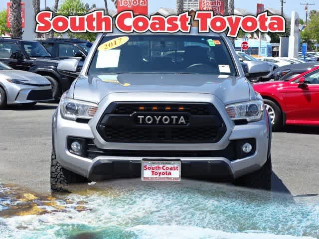 Used 2017 Toyota Tacoma TRD Off-Road w/ Tow Package RWD image 3