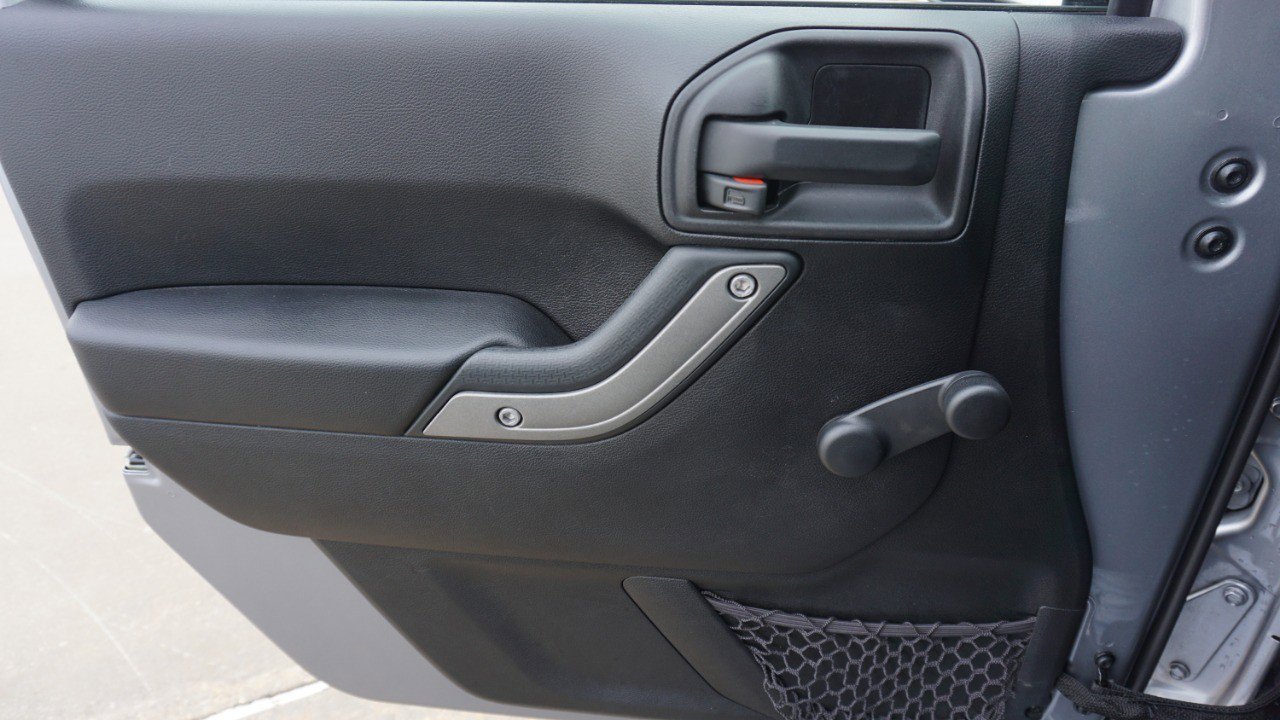 Used 2016 Jeep Wrangler Unlimited Sport w/ Connectivity Group image 20