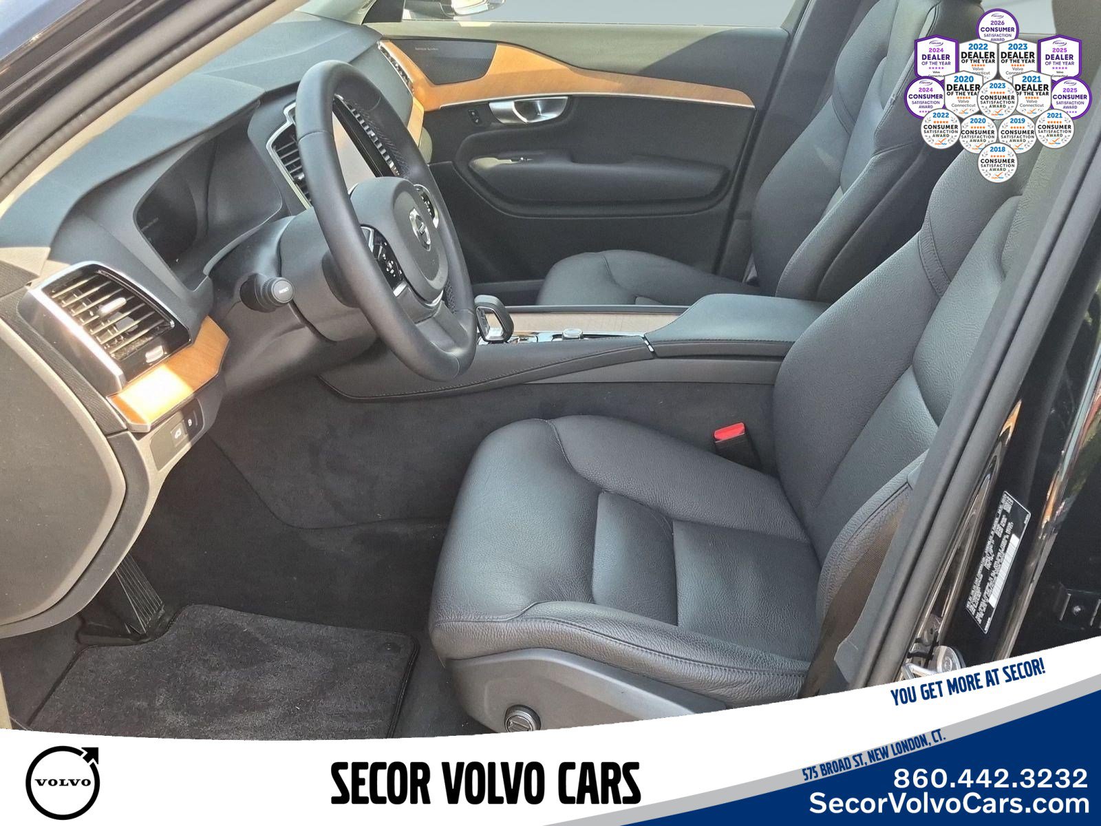 Certified 2024 Volvo XC90 T8 Plus w/ Protection Package Premier AWD/4WD image 18