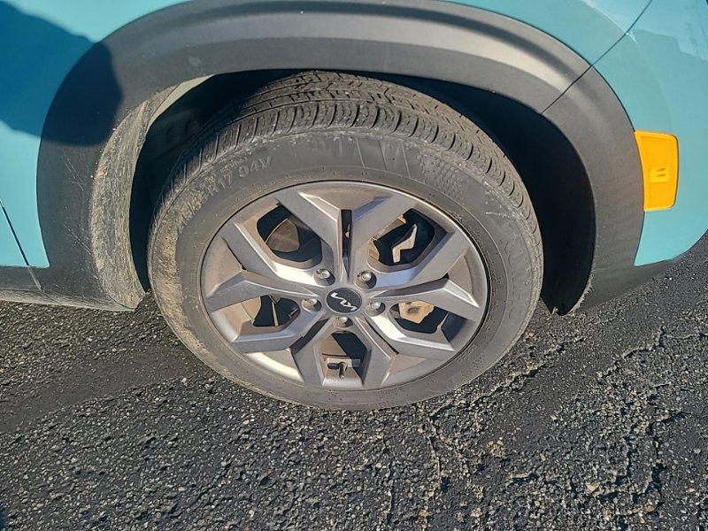 Used 2024 Kia Seltos S AWD/4WD image 7