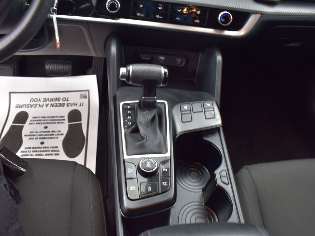 Used 2024 Kia Sportage LX image 19