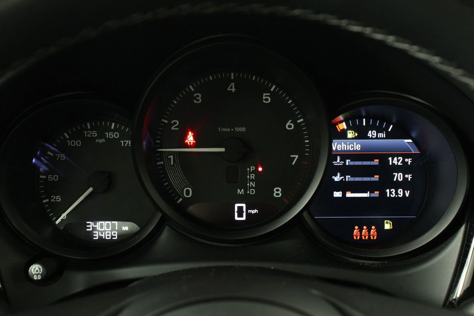 Certified 2022 Porsche Macan AWD/4WD image 16