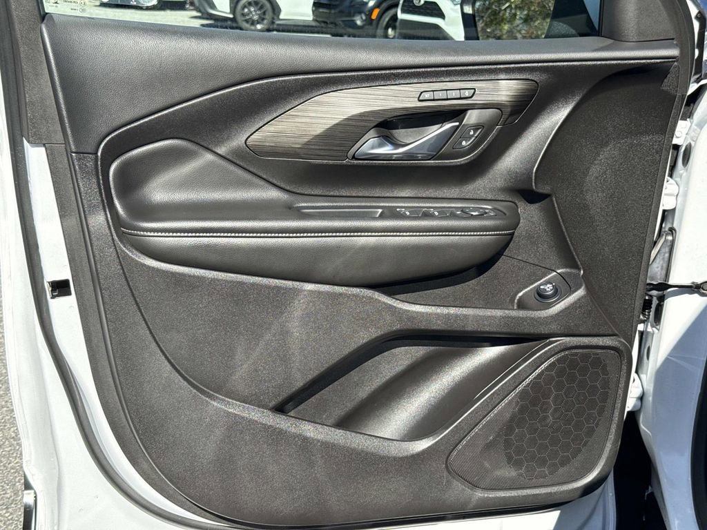 Used 2024 GMC Terrain SLT image 21