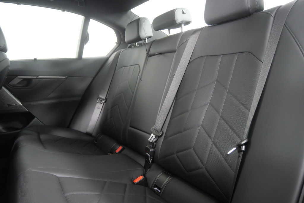 Certified 2027 BMW 530i RWD image 16