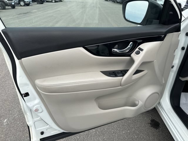 Used 2022 Nissan Rogue Sport SL AWD/4WD image 15