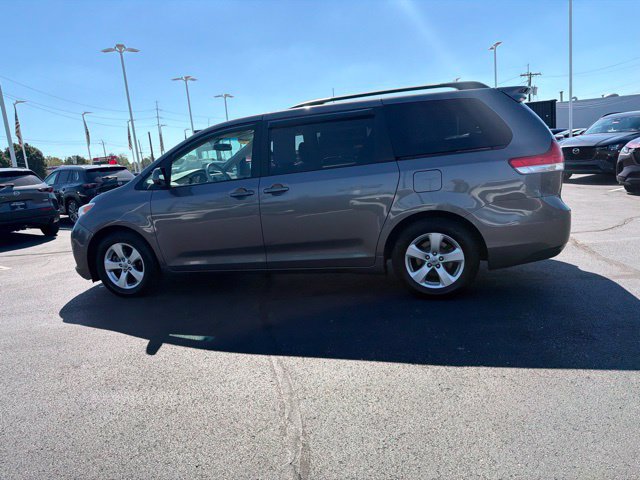 Used 2014 Toyota Sienna LE FWD image 17