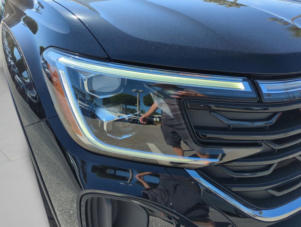 New 2025 Volkswagen Atlas Cross Sport SE image 17