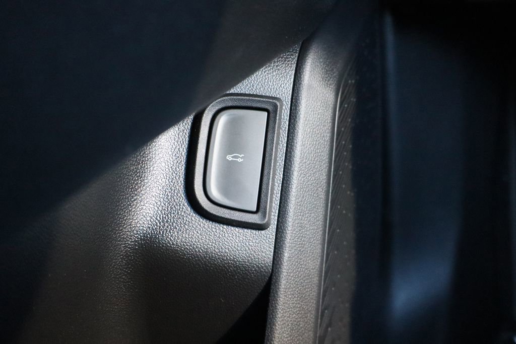 New 2026 Chevrolet Equinox LT w/ Convenience Package II image 17