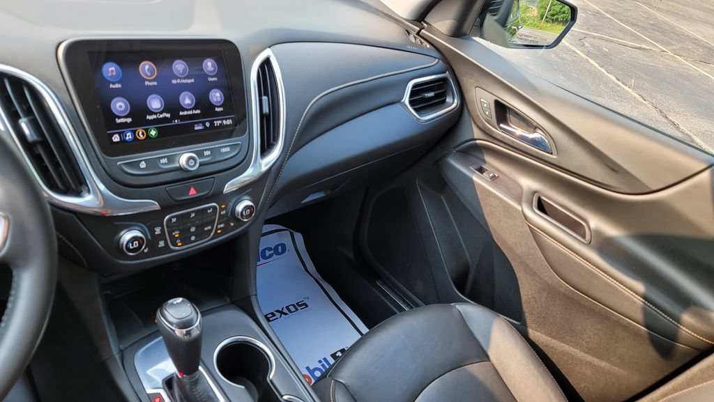 Used 2020 Chevrolet Equinox Premier w/ Premier Redline Edition FWD image 23
