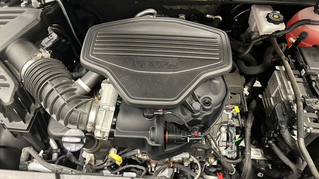 Used 2022 GMC Acadia AT4 w/ Technology Package AWD/4WD image 29