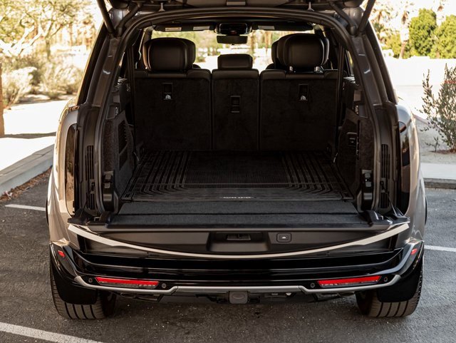 Used 2025 Land Rover Range Rover Long Wheelbase Autobiography image 24