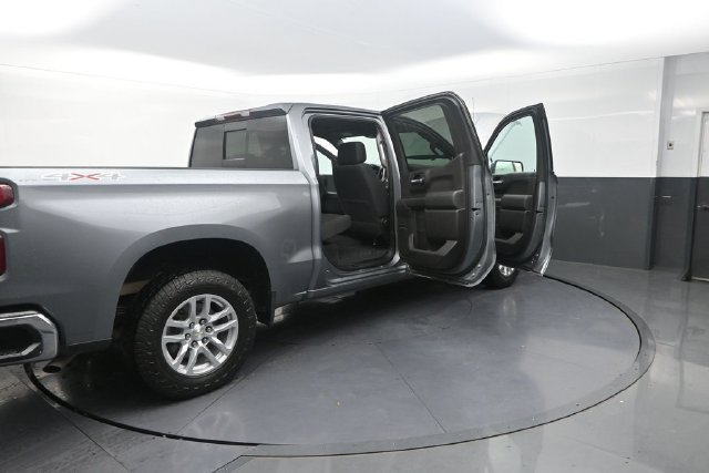 Used 2020 Chevrolet Silverado 1500 LT AWD/4WD image 45