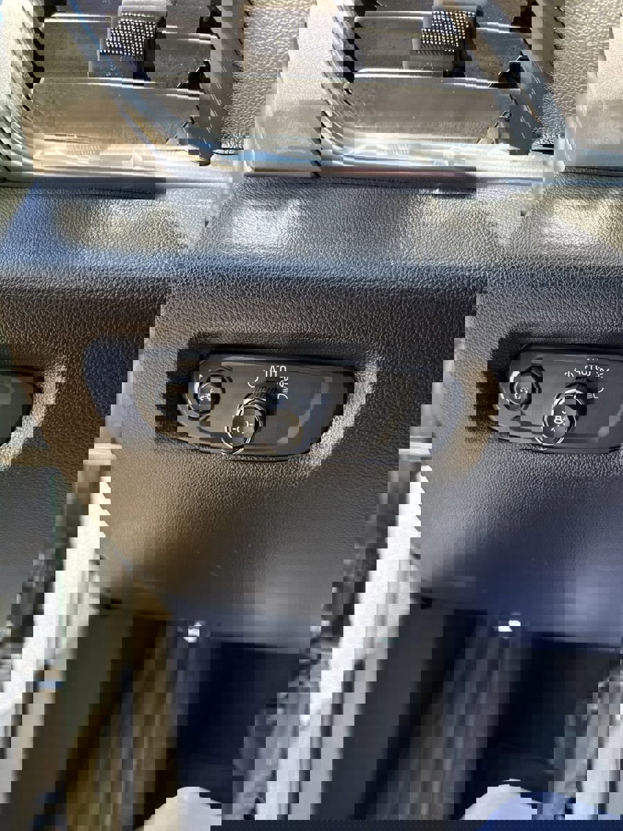 Used 2023 Chevrolet Traverse LT w/ Midnight/Sport Edition image 14