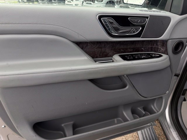 Used 2020 Lincoln Navigator Reserve w/ Equipment Group 201A Reserve RWD image 24