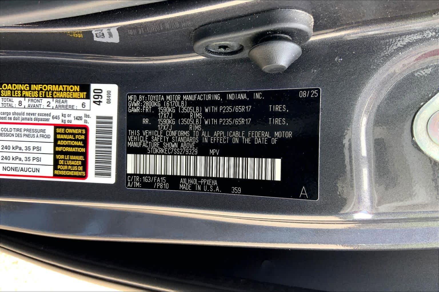 Used 2025 Toyota Sienna LE FWD image 34